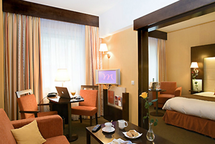 Hotell ****  Budapest Crazy Svensexa