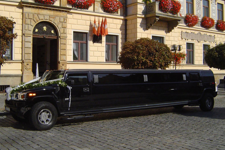 transport hummer limousin praha for utdrikningslag - crazy utdrikningslag