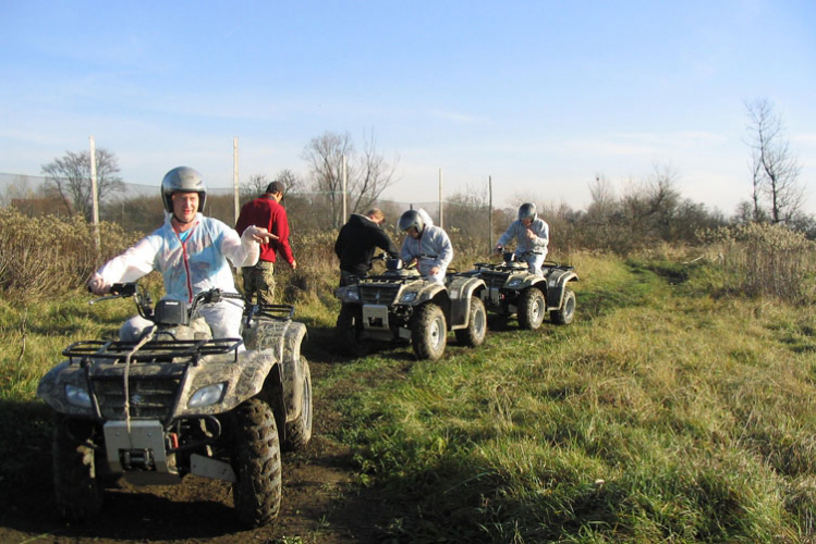 Despedida de soltero en Budapest Crazy Voyages Excursion Quad