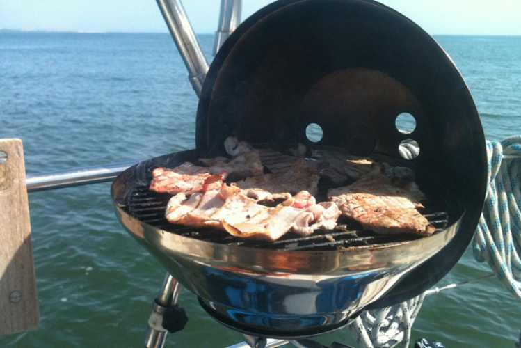 	Enterrement de vie de jeune fille à Lisbonne Crazy-evjF Catamaran +BBQ