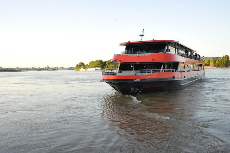 Enterrement de Vie de Jeune Fille Bordeaux Crazy EVJF Dîner Croisière