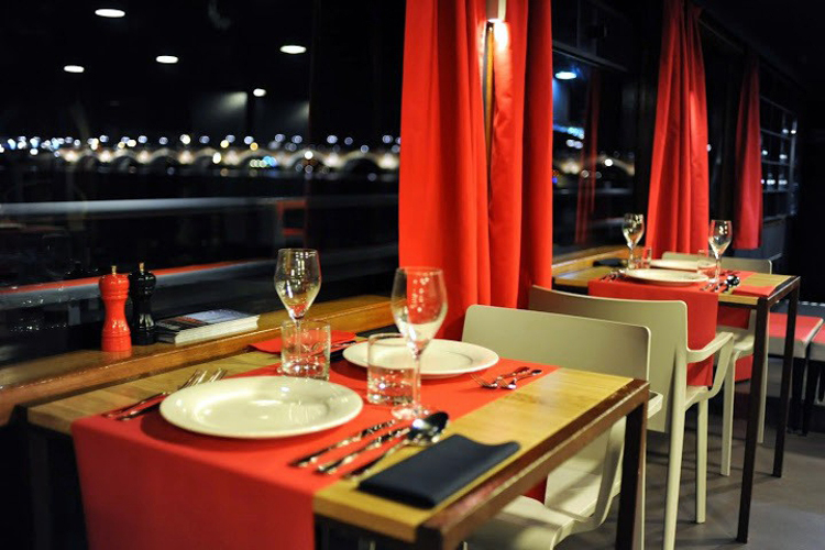 Enterrement de Vie de Jeune Fille Bordeaux Crazy EVJF Dîner Croisière