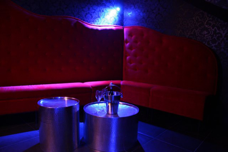Enterrement de Vie de Garçon Bordeaux Crazy-evG Stripclub