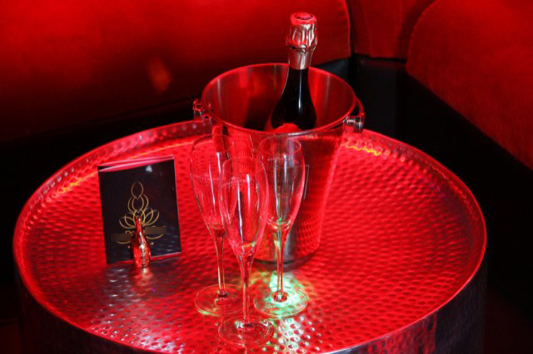 Enterrement de Vie de Garçon Bordeaux Crazy-evG Stripclub