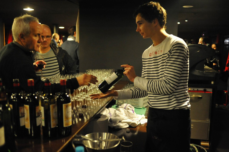 Enterrement de Vie de Jeune Fille Bordeaux Crazy EVJF Croisière et dégustation