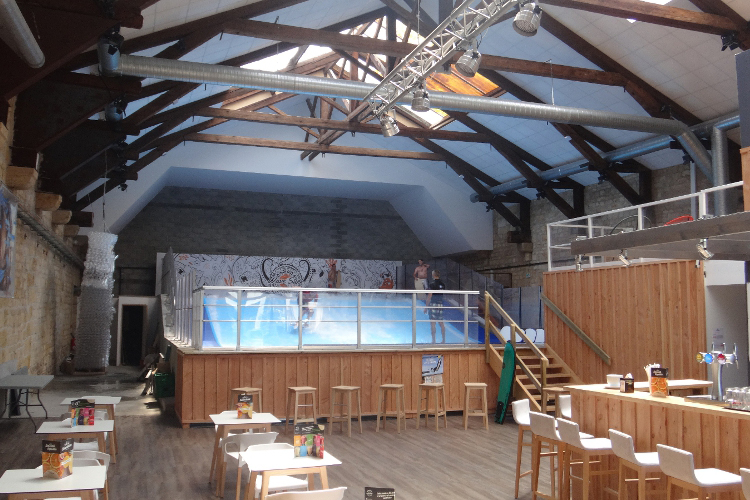 Enterrement de Vie de Garçon Bordeaux Crazy EVG Surf Indoor