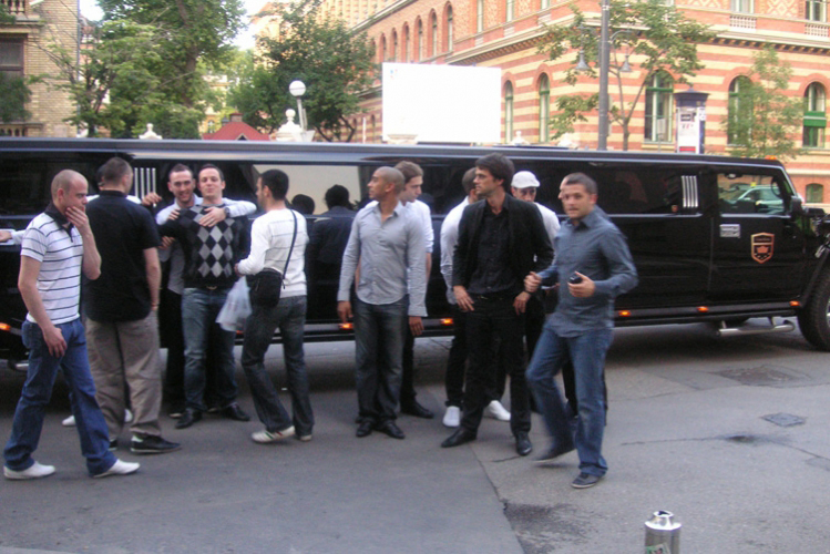 Hummer limousine Budapest Crazy-Séminaire