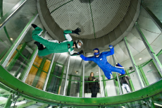 Chute libre indoor pour mon séminaire à Prague | Séminaire | idée séminaire | voyage d'affaires | activité séminaire | Incentive | séminaire festif | collègues | congrès | colloque | meeting | conférence