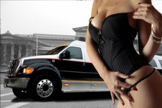 Hummer Limo + strip per fiesta di addio al celibato a Barcellona