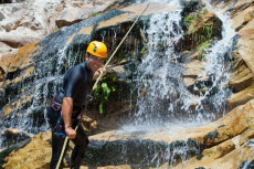Canyoning  pour mon séminaire à Montpellier | Séminaire | idée séminaire | voyage d'affaires | activité séminaire | Incentive | séminaire festif | collègues | congrès | colloque | meeting | conférence