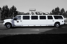 Hummer Limousine  pour mon séminaire à Porto | Séminaire | idée séminaire | voyage d'affaires | activité séminaire | Incentive | séminaire festif | collègues | congrès | colloque | meeting | conférence